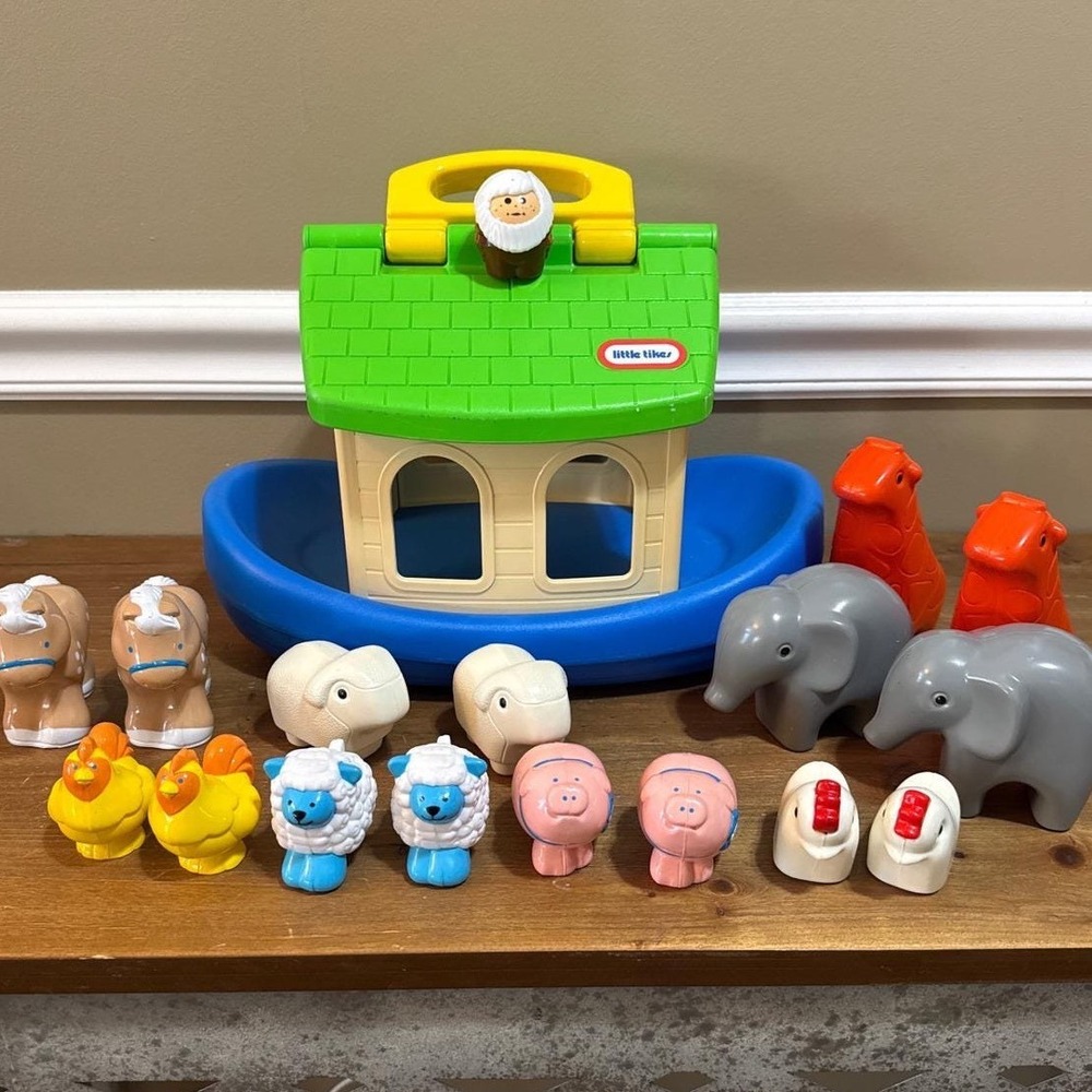 Little Tikes Noahs Ark Playset with Noah and 16 Animal Figures Blue Green Boat